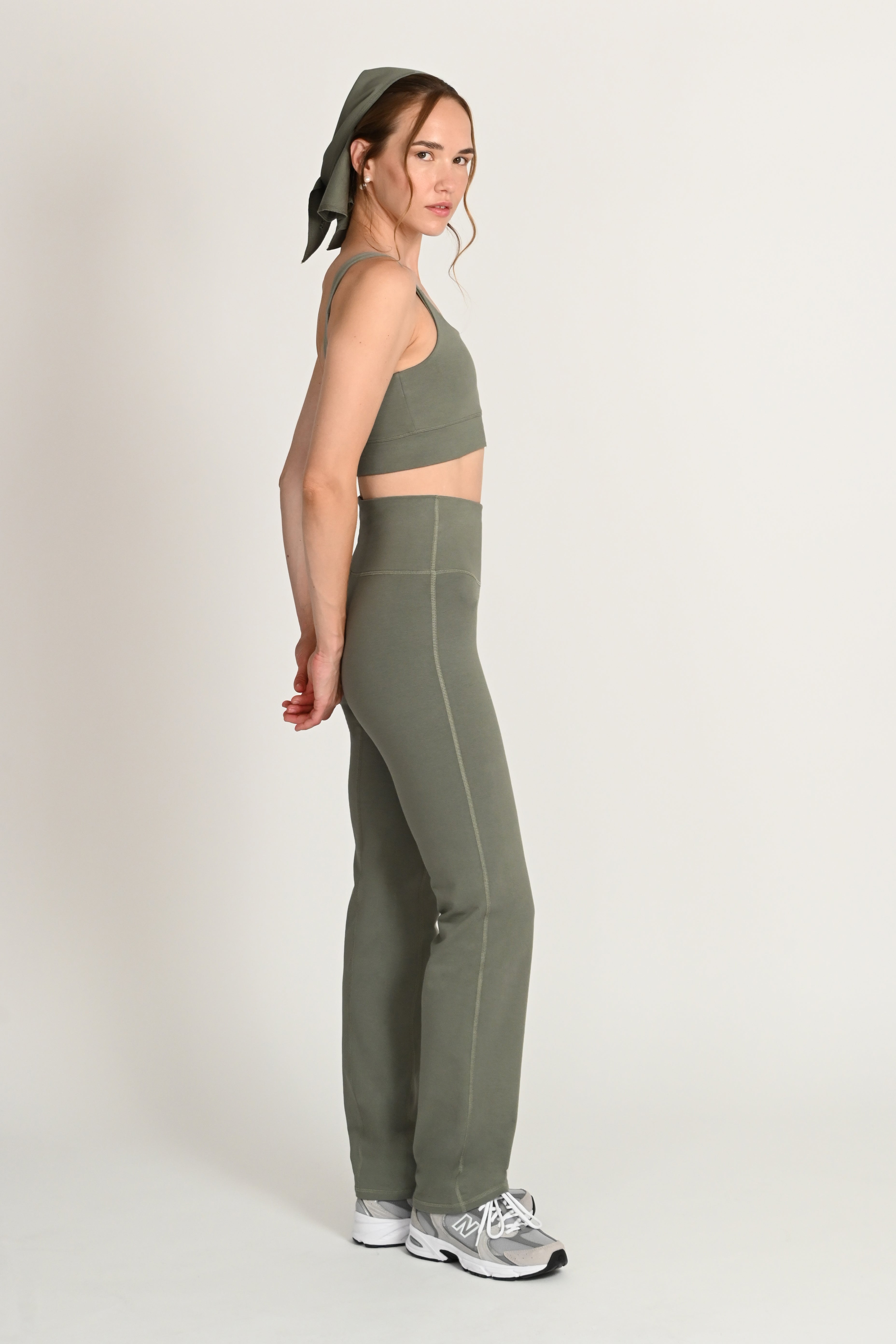 Ellis Straight Leg Pants in PIMA Cotton in Olive Green