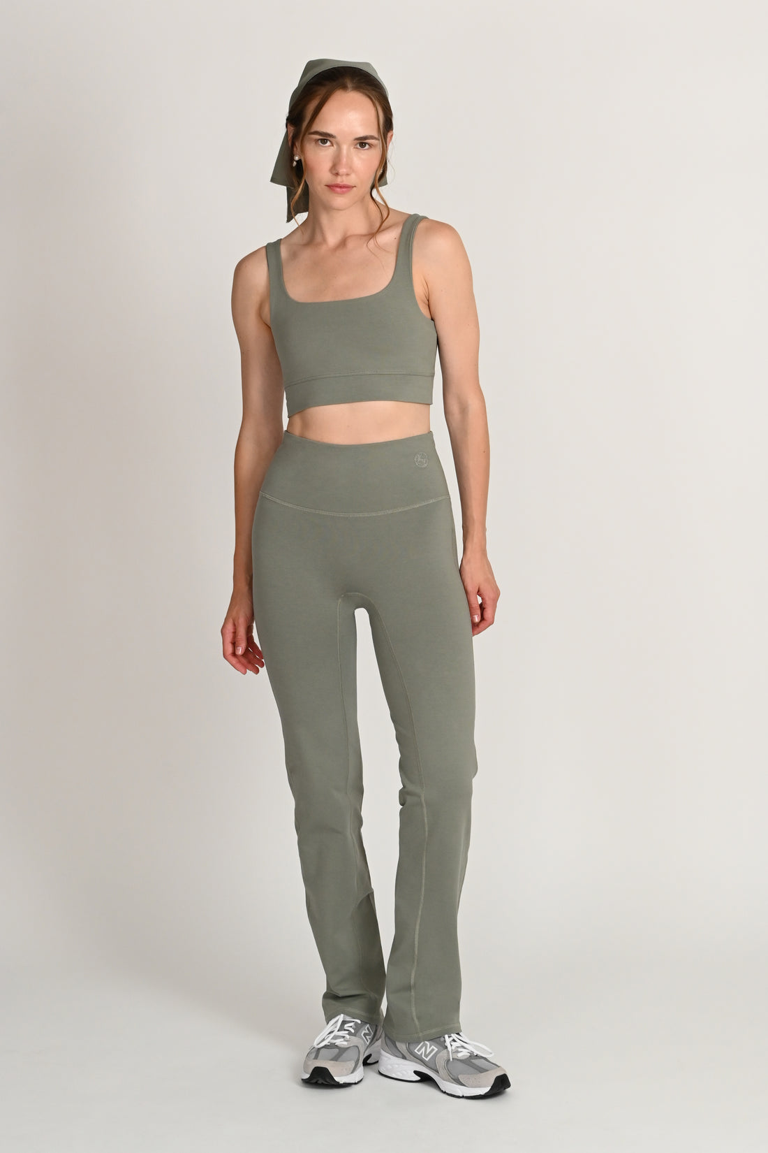 Ellis Straight Leg Pants in PIMA Cotton in Olive Green