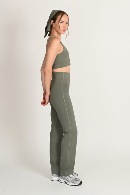 Ellis Straight Leg Pants in PIMA Cotton in Olive Green