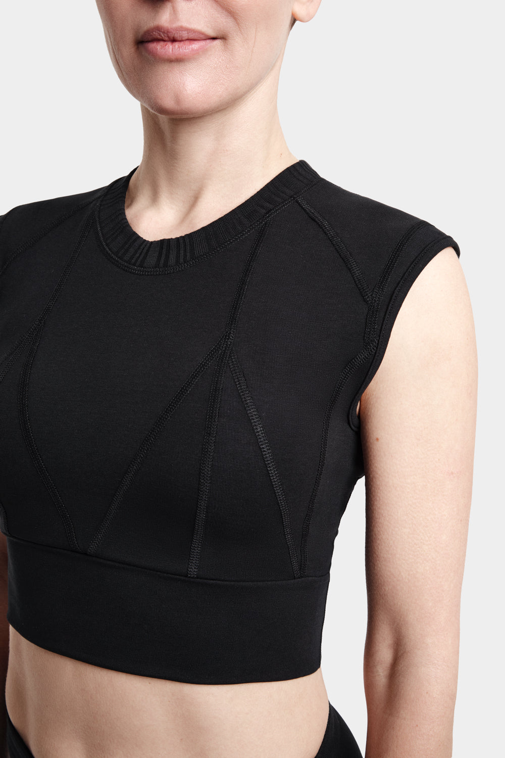 Neva Top in TENCEL™ Lyocell and Organic Cotton in Black
